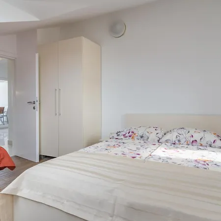 Pensjonat & Lavanda Malinska